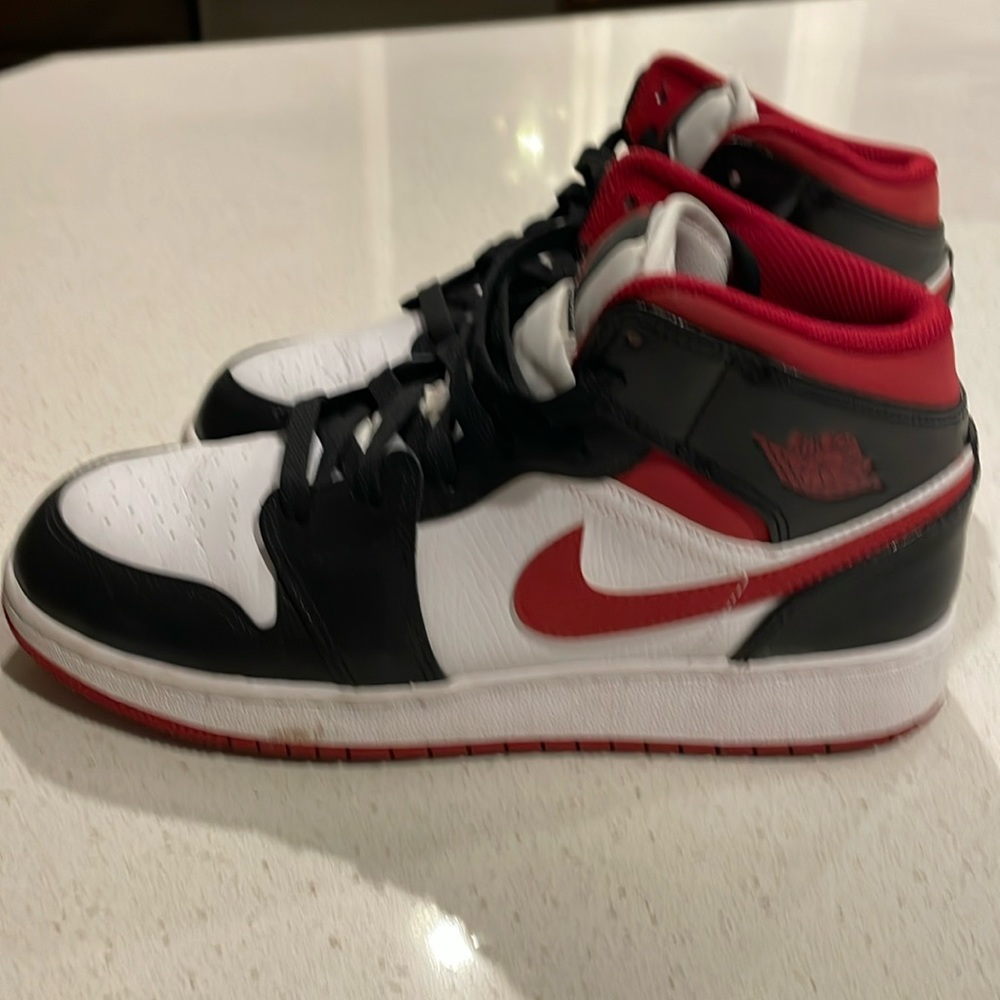 Air Jordan black and red. Genuine Air Jordan